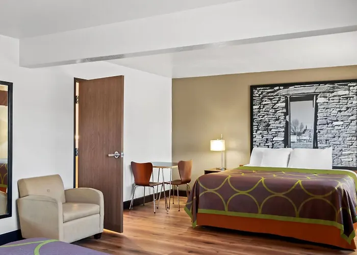 Super 8 By Wyndham Santa Rosa