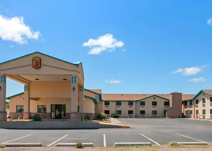 Super 8 By Wyndham Santa Rosa