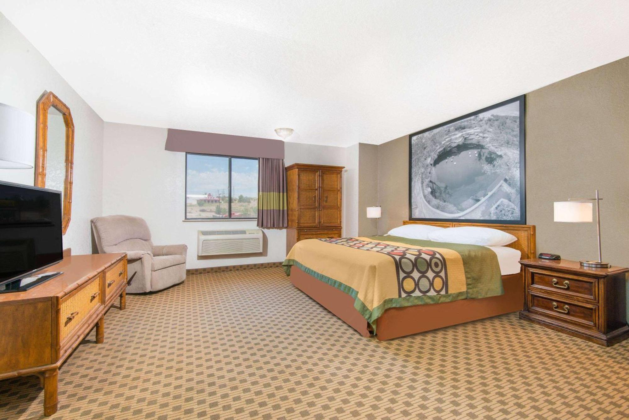 Super 8 By Wyndham Santa Rosa