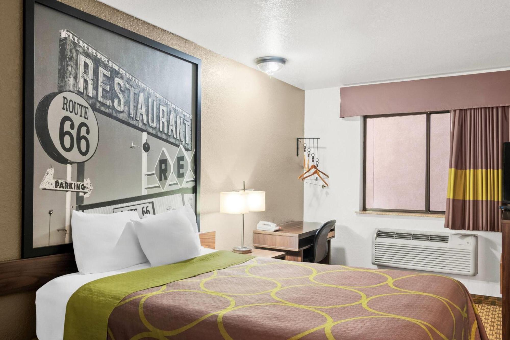 Super 8 By Wyndham Hotel 2*