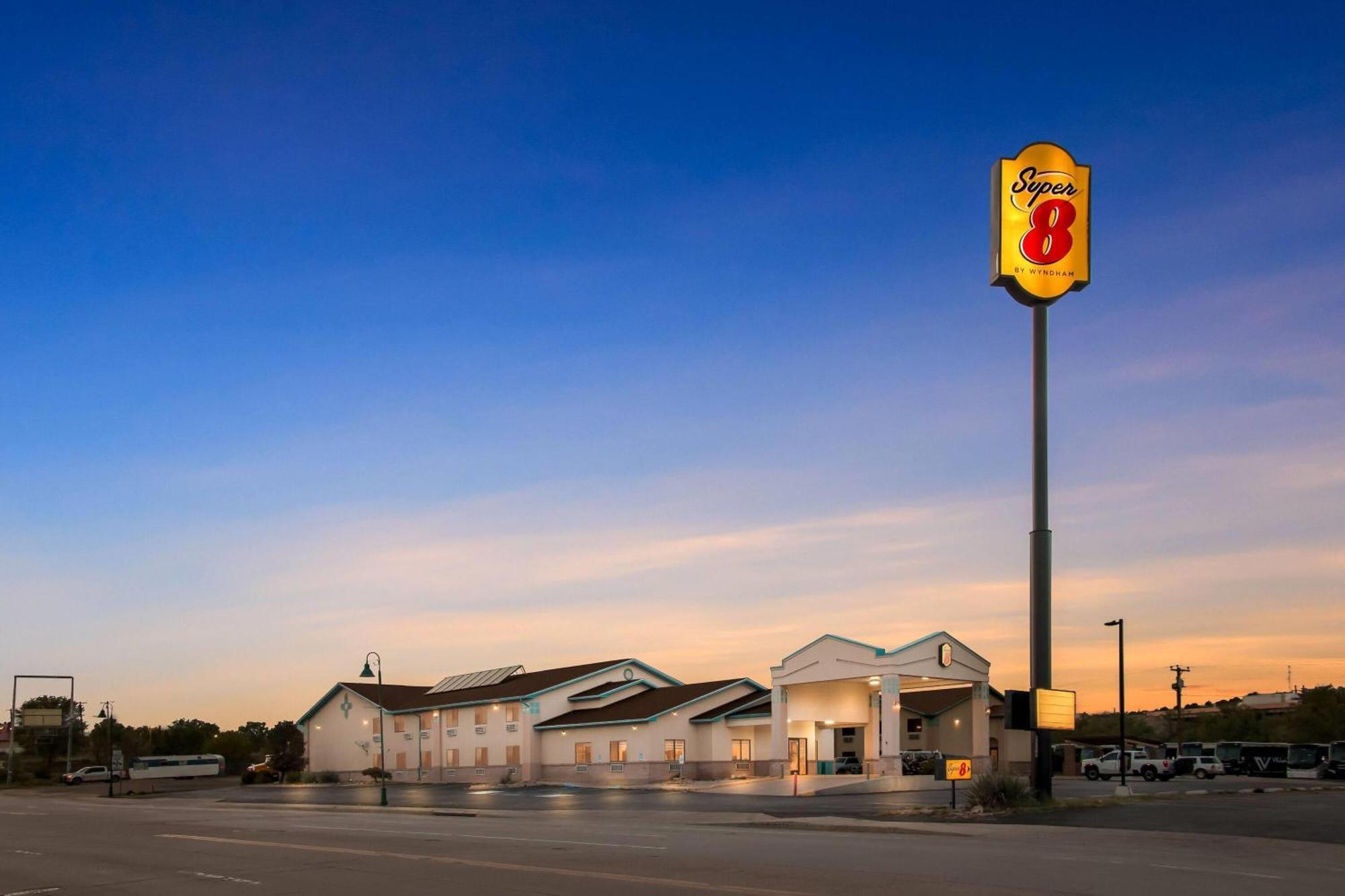 Hotel Super 8 By Wyndham 2*